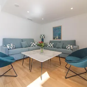 https://rey-de-sevilla-flats-arenal.es-andalucia.com